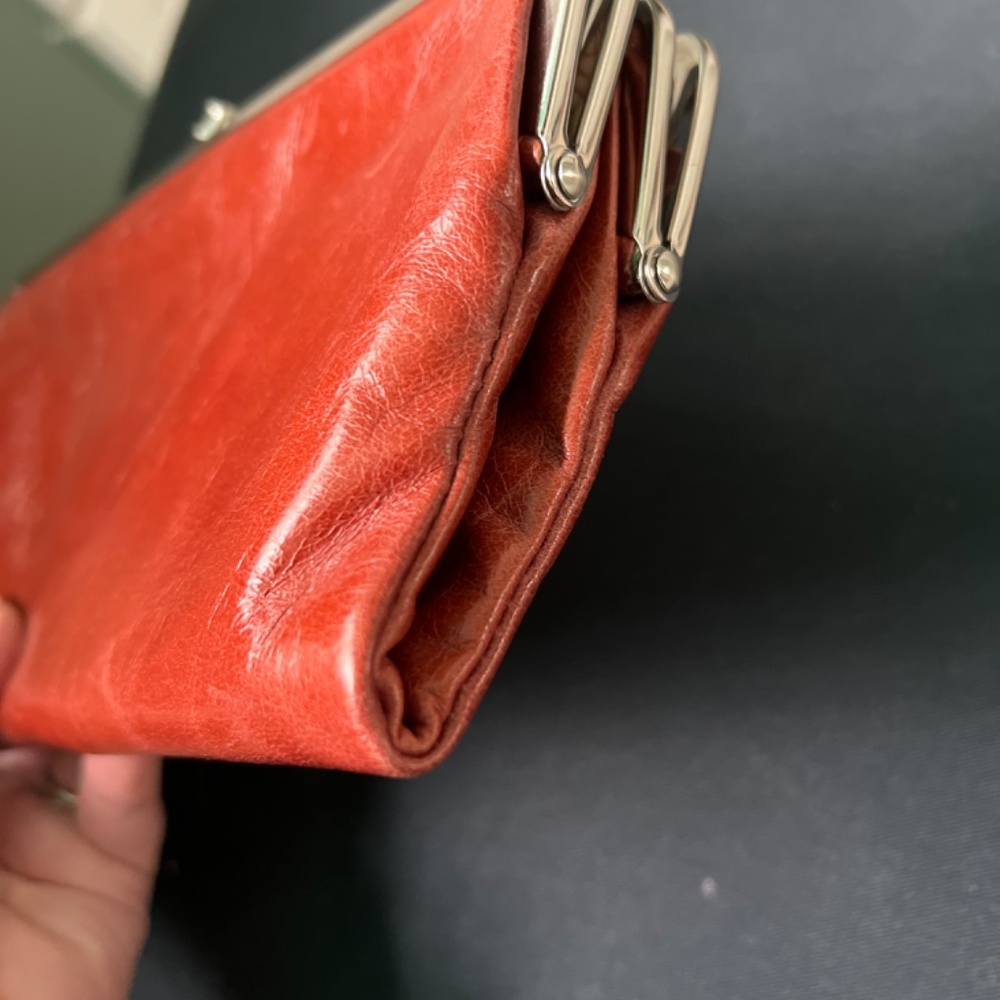 Hobo Lauren clutch wallet in polish leather (rust color) - Picture 5 of 5